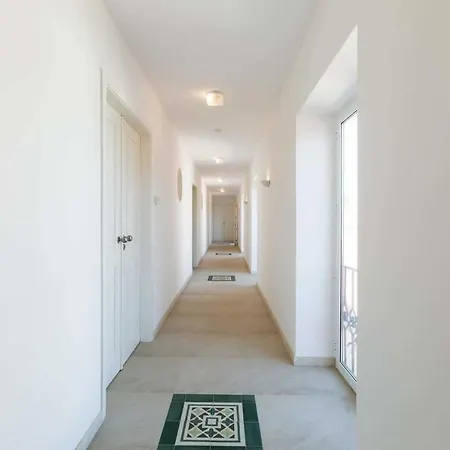 Sleeps 14 Wifi Villa *